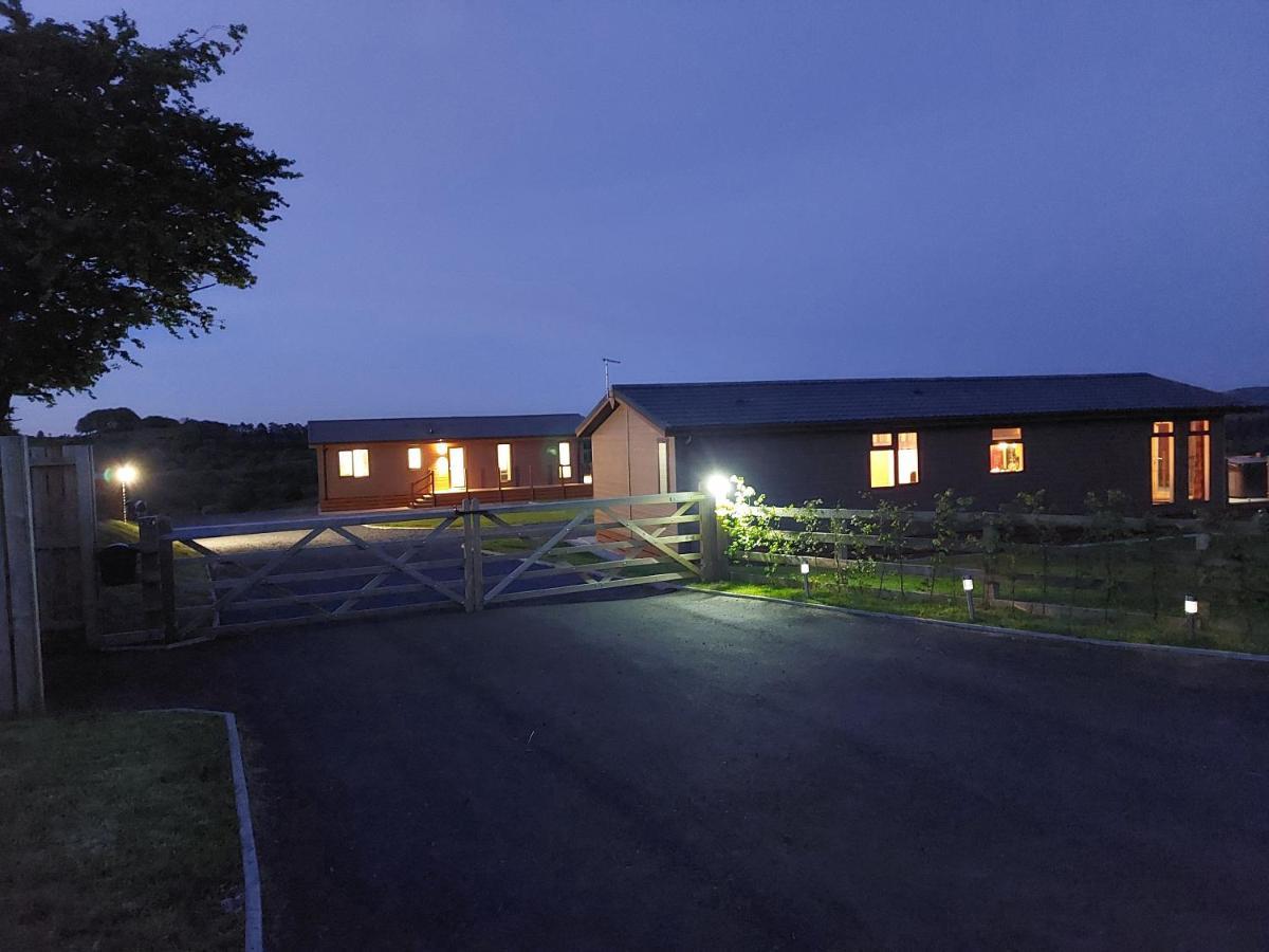 Luxury Family Beechwood Lodge With Hot Tub Lochwinnoch Luaran gambar