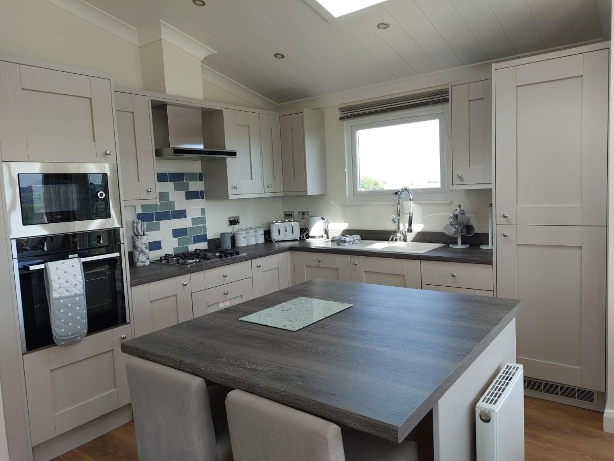 Luxury Family Beechwood Lodge With Hot Tub Lochwinnoch Luaran gambar