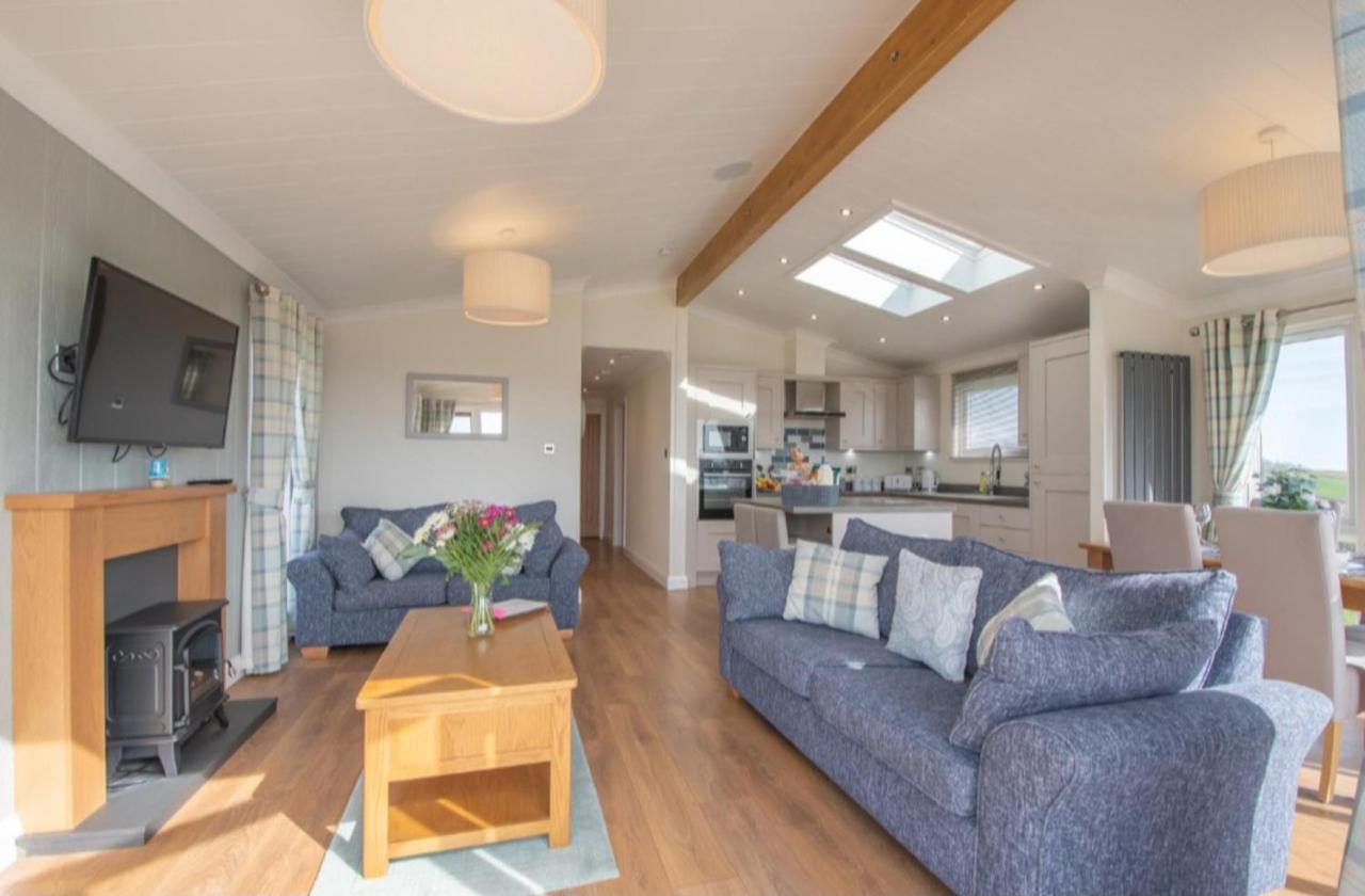 Luxury Family Beechwood Lodge With Hot Tub Lochwinnoch Luaran gambar