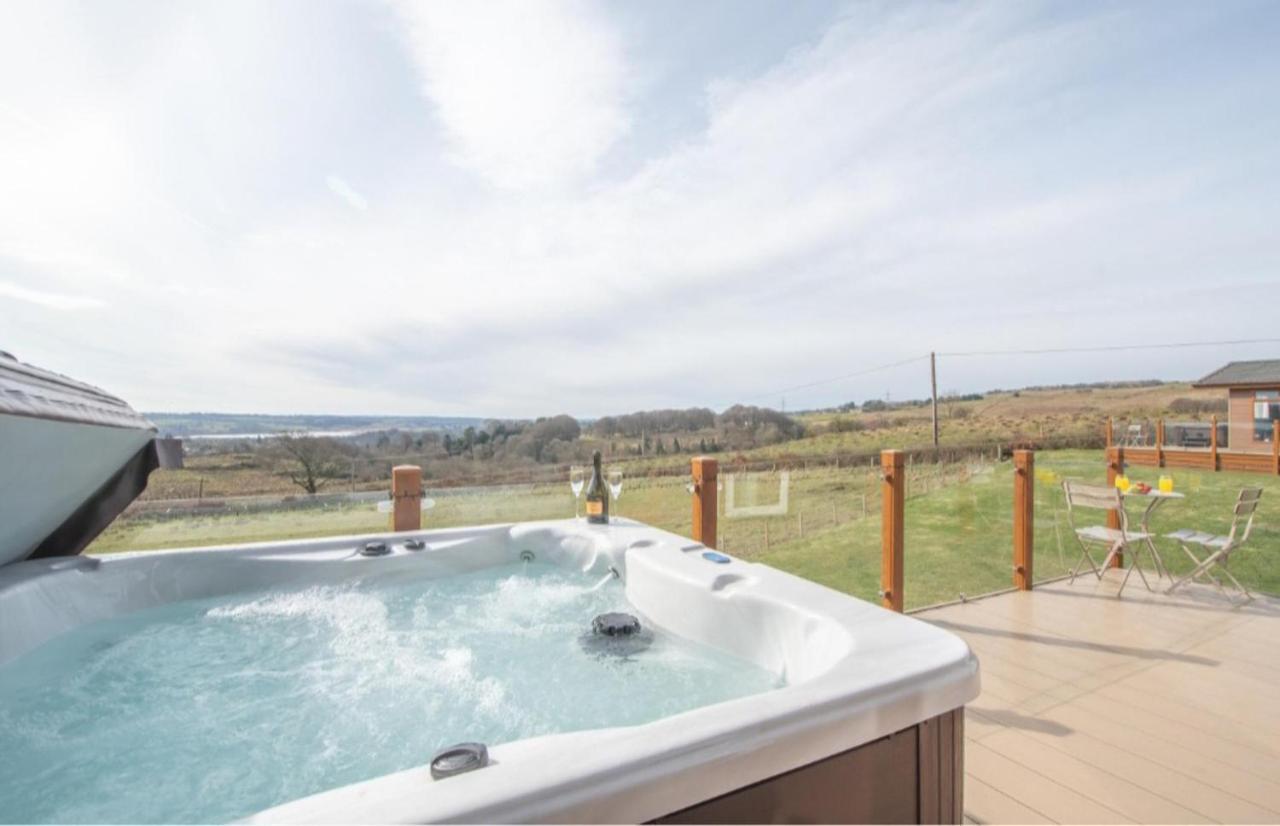 Luxury Family Beechwood Lodge With Hot Tub Lochwinnoch Luaran gambar