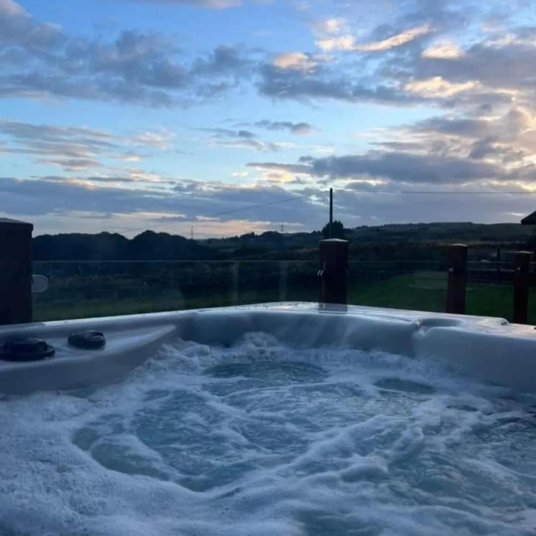 Luxury Family Beechwood Lodge With Hot Tub Lochwinnoch Luaran gambar