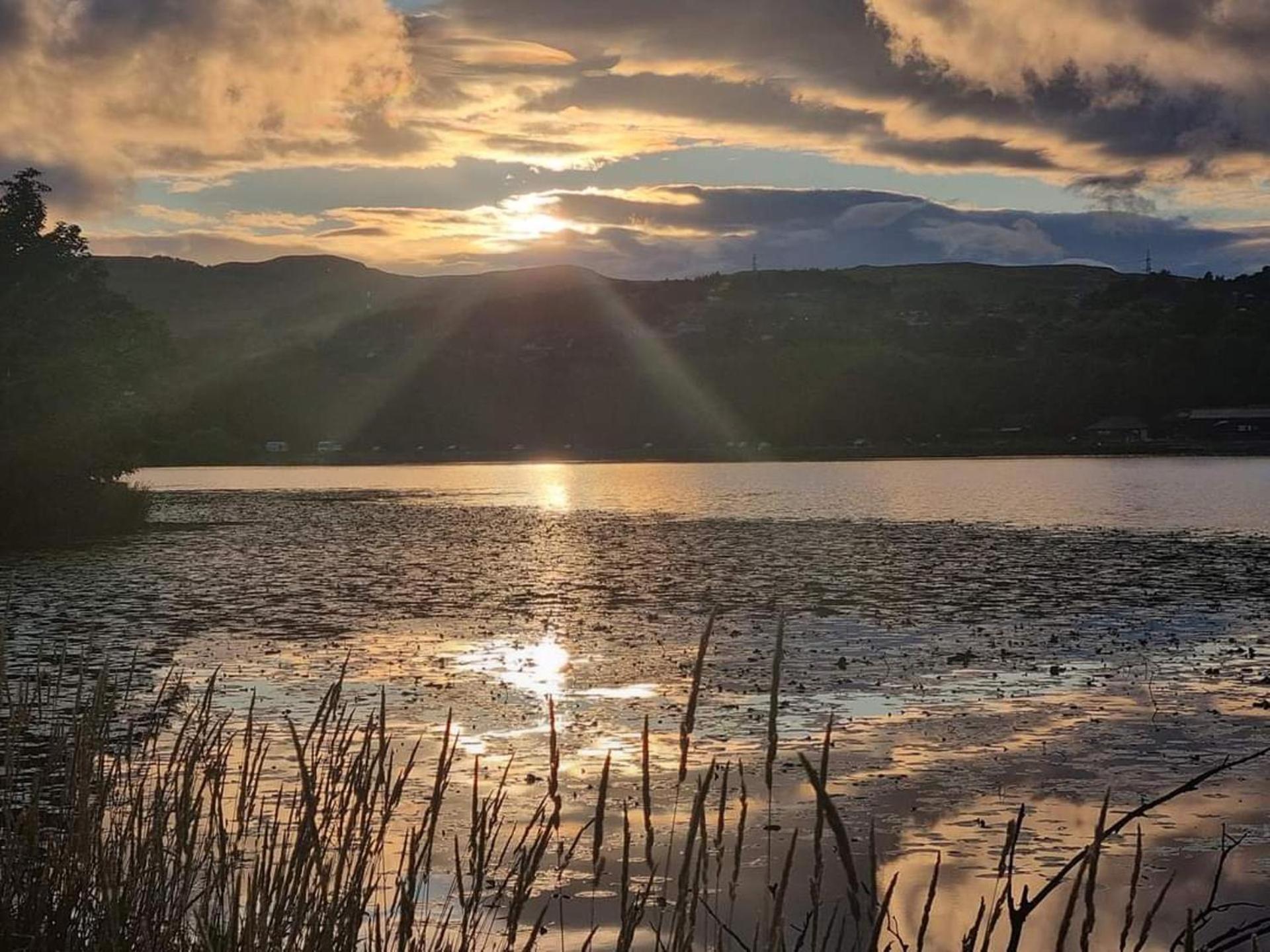 Luxury Family Beechwood Lodge With Hot Tub Lochwinnoch Luaran gambar